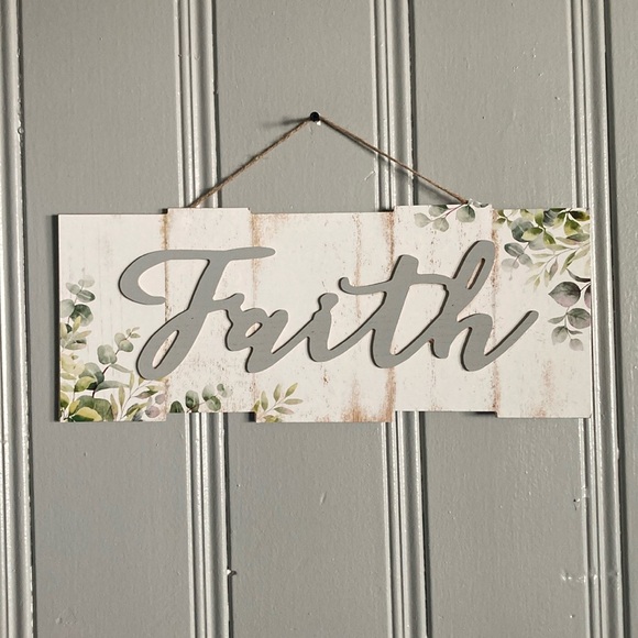 NWT- FAITH Floral Wooden Rustic Farmhouse Chic Hanging Fence Decoration Sign - Picture 9 of 17